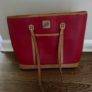 Dooney & Bourke Pebble Grain Lexington bag. Excellent condition.
